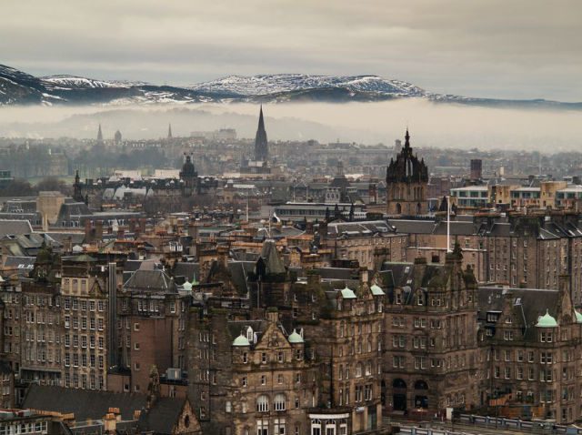 Edinburgh város látképe