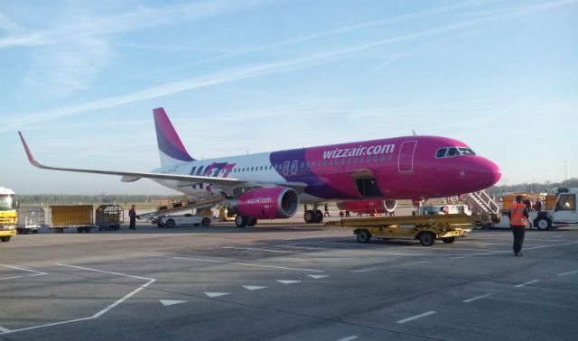 Wizz Air repülőgép indulás előtt