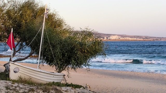 Ciprus, Larnaca