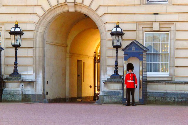 A Buckingham palota őrei őrségben