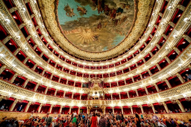 Teatro San Carlo, Operaház