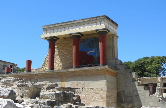 A Knósszoszi palota restaurált oszlopai