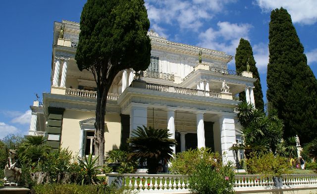 Sissi kastély Korfu szigetén