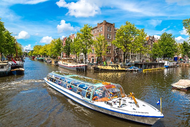 Amszterdam hajóval